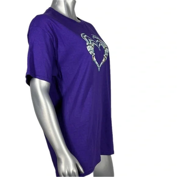 The Blind Medium | Purple Short Sleeve T Skeleton Heart Hands Graphic Print - Picture 4 of 11